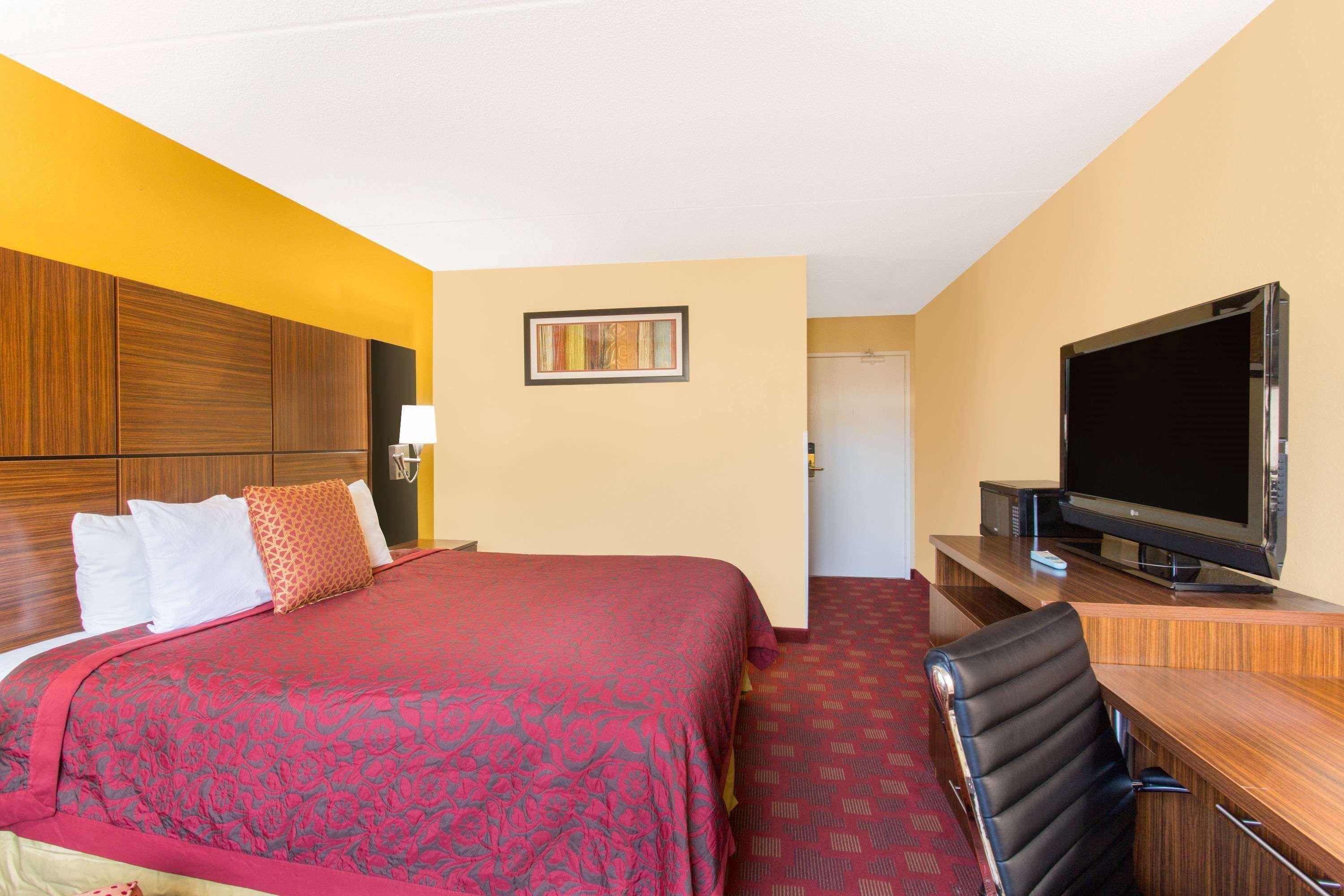 Days Inn By Wyndham Leominster/Fitchburg Area Exterior photo