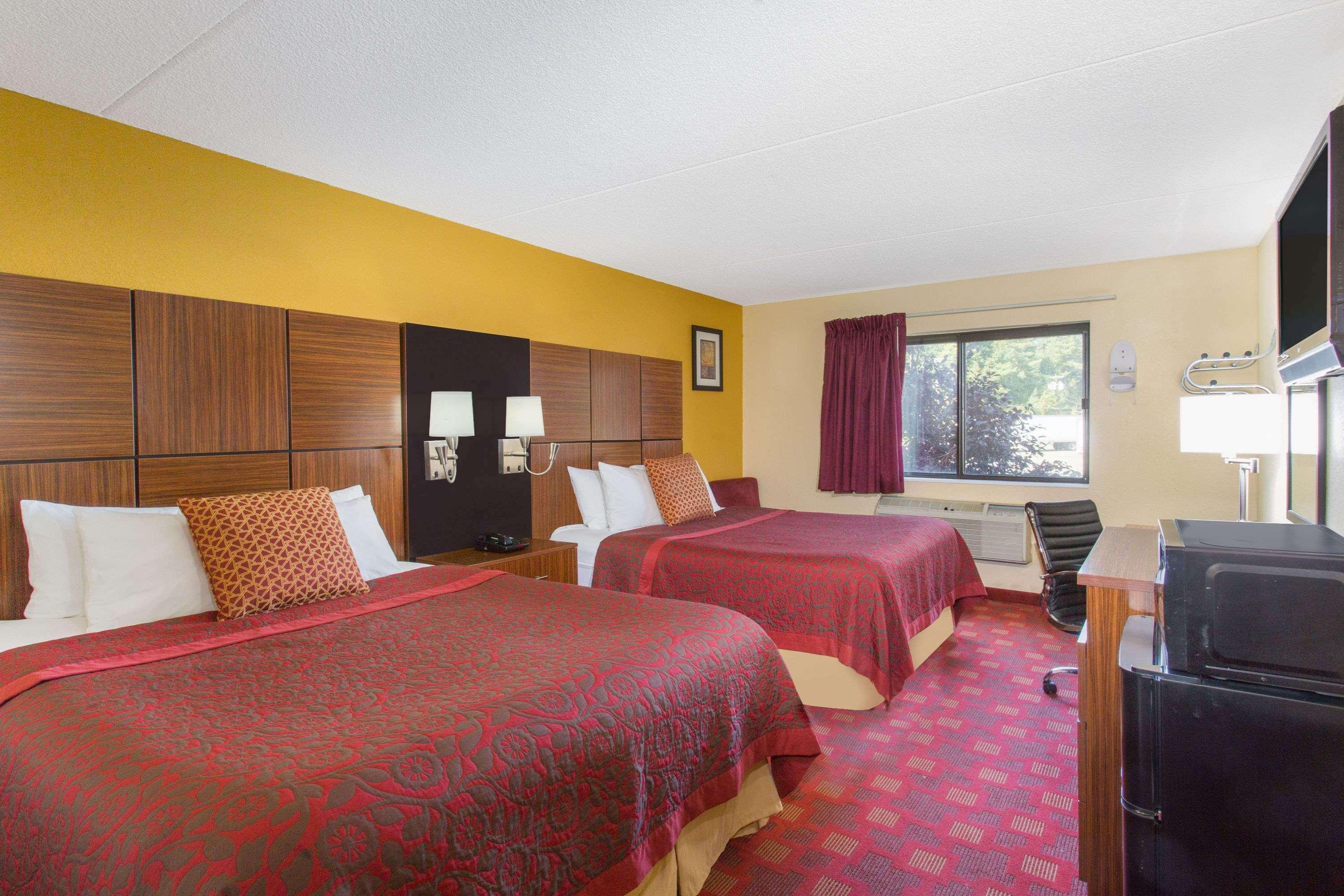 Days Inn By Wyndham Leominster/Fitchburg Area Exterior photo