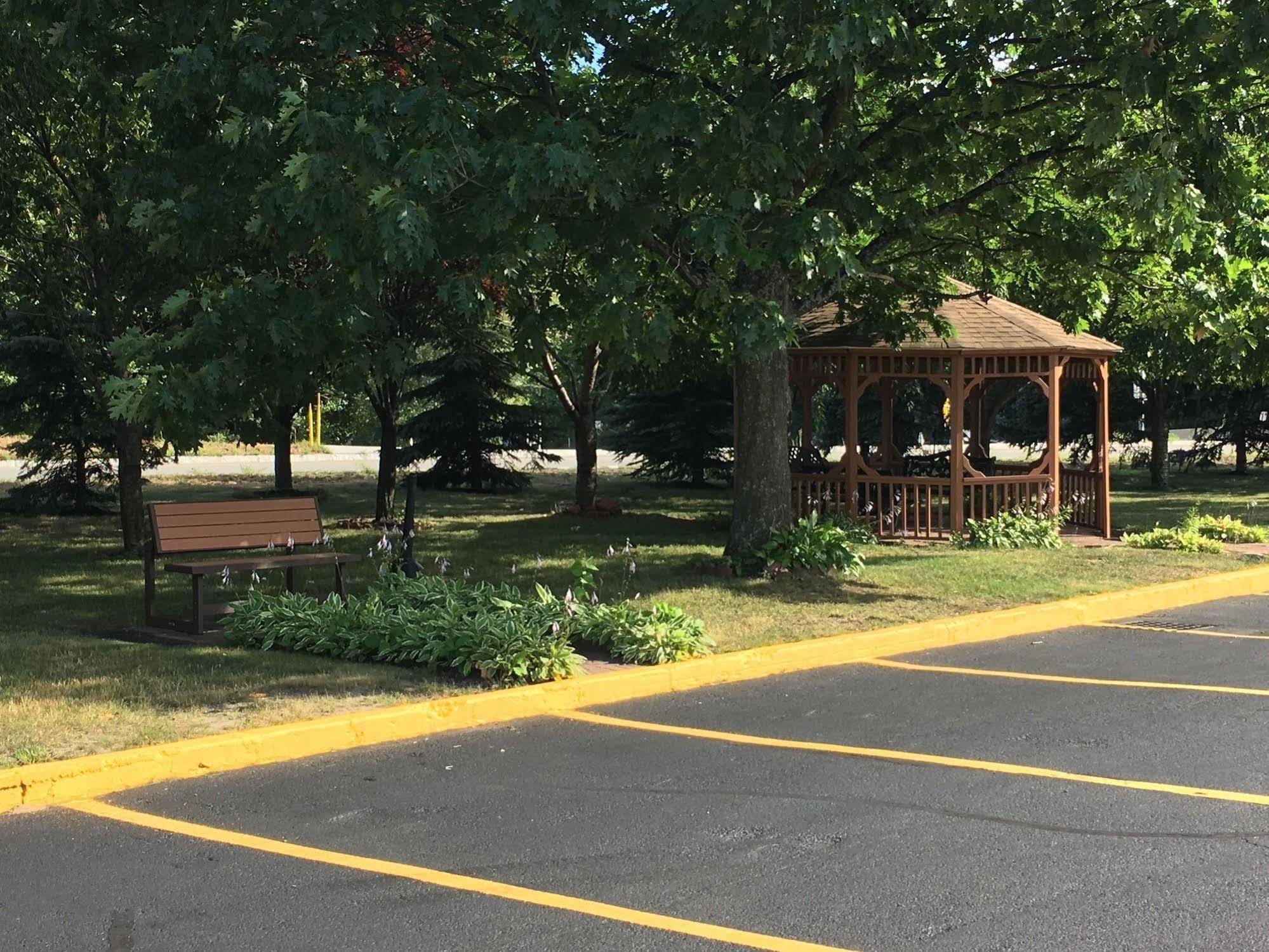 Days Inn By Wyndham Leominster/Fitchburg Area Exterior photo